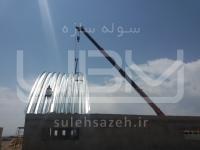 اتصال پنل های اصلی سوله و مونتاژ توسط دستگاه